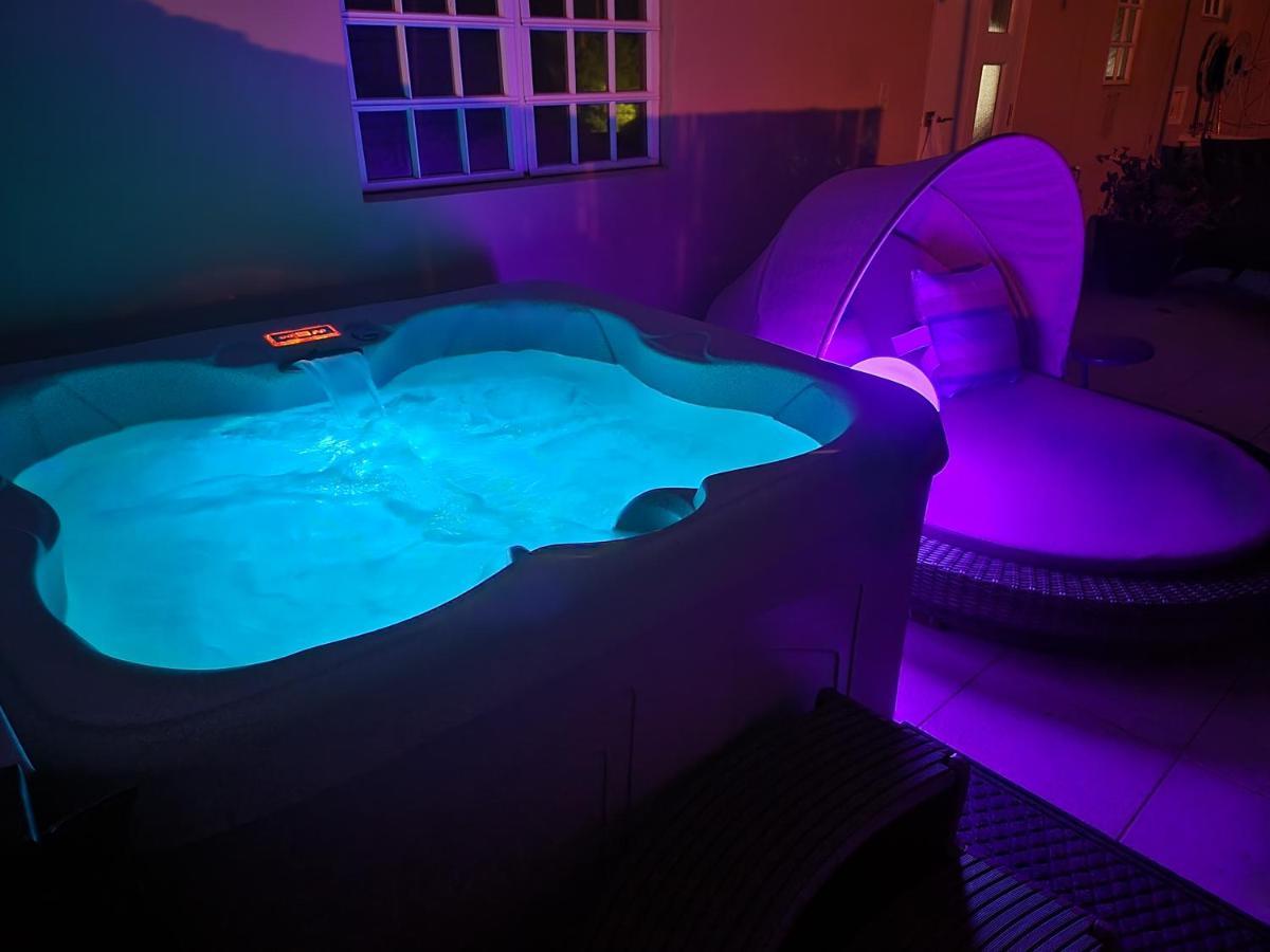 Luxury Retreat With Private Jacuzzi And Mountain Views Free Parking Apartment Ponce Luaran gambar
