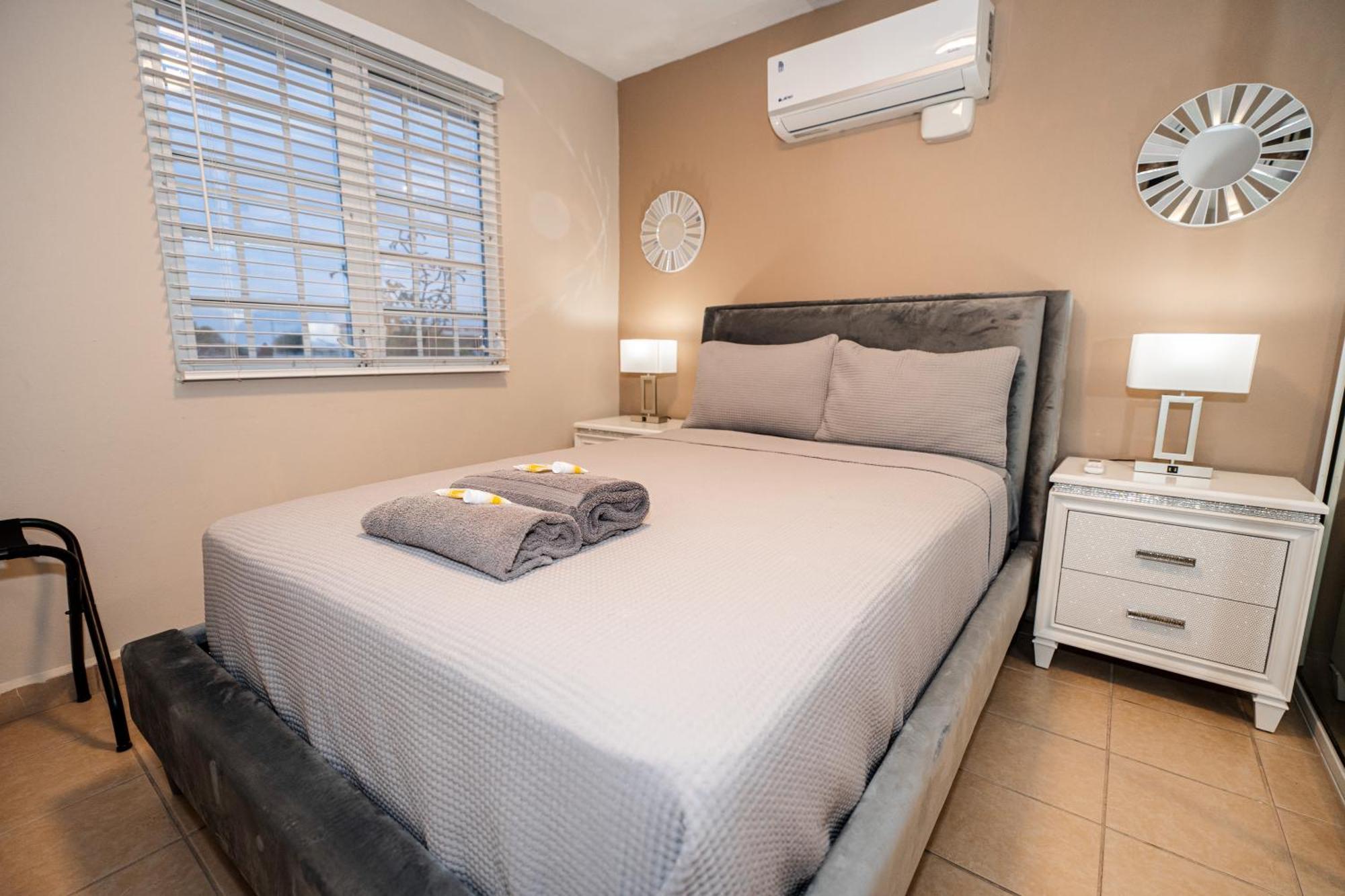 Luxury Retreat With Private Jacuzzi And Mountain Views Free Parking Apartment Ponce Luaran gambar